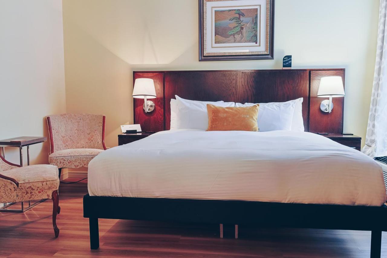 Superior Room,1364427929:JPEG